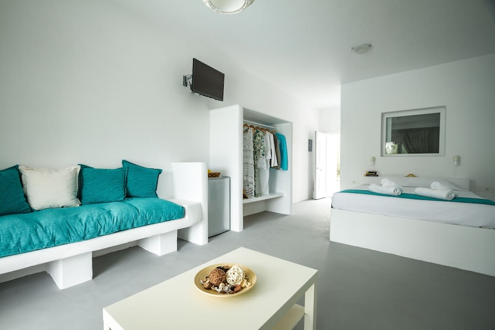 Sea Sound White Katikies 3