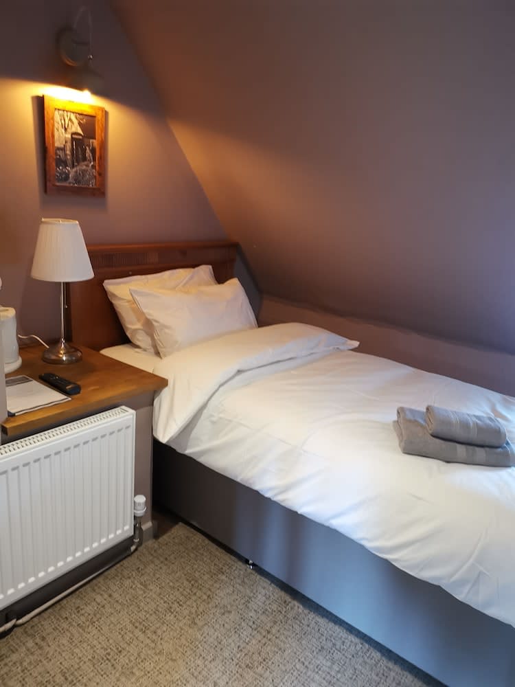 The Hollybush Inn and B&B 2