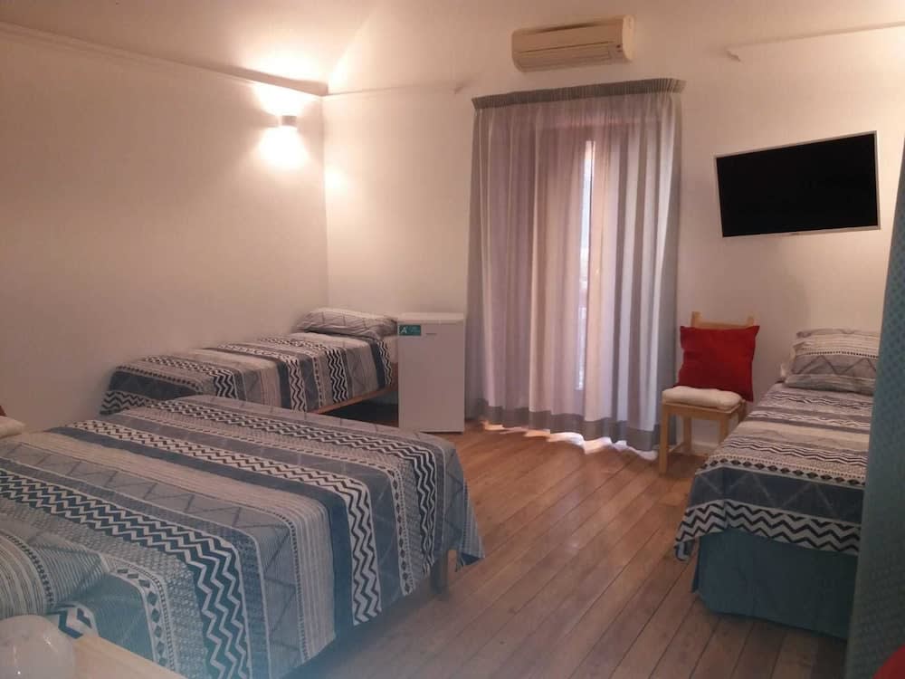 Munaciello Rooms 1