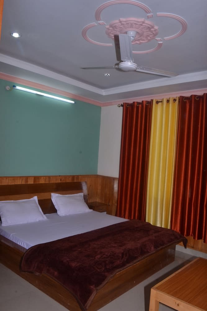 Hotel Hill Town 2