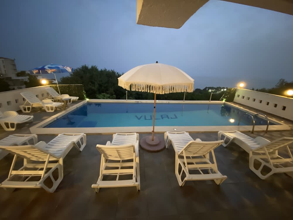 Apartments & Rooms Rozana 1