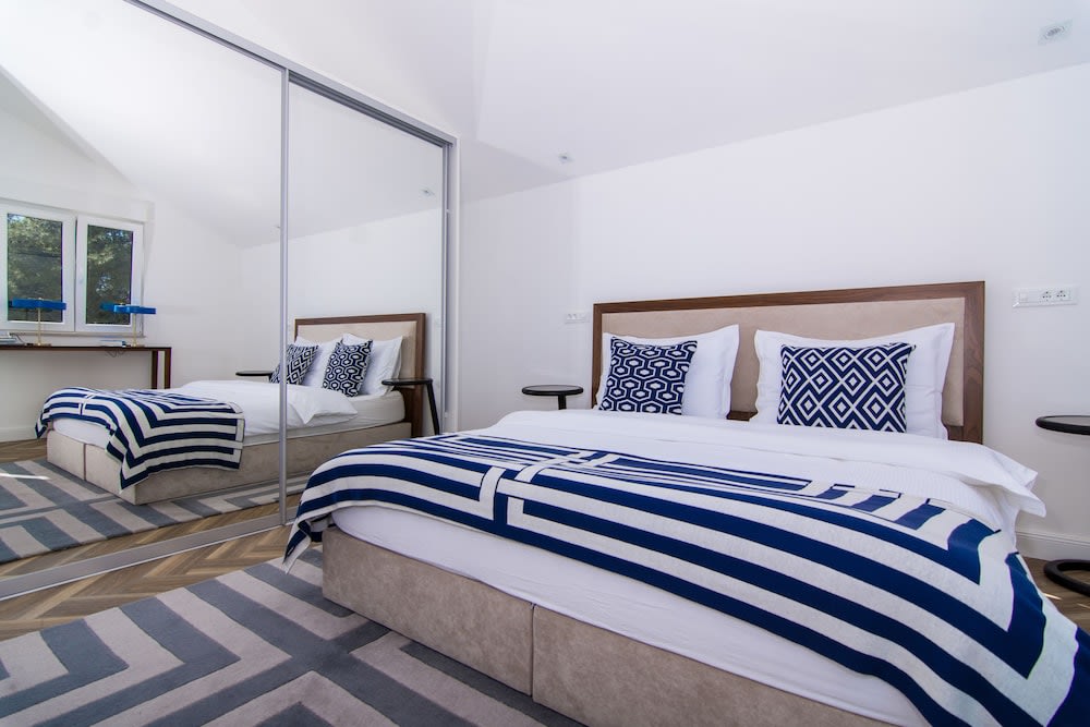 Seafront Luxury Apartments Fun 2