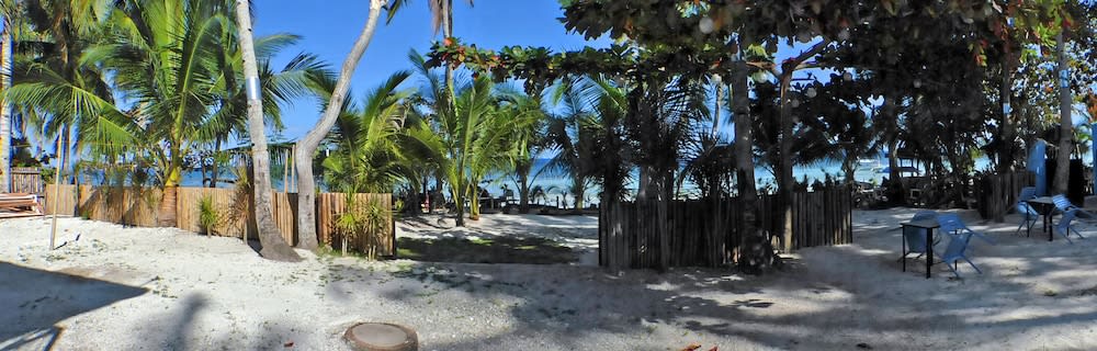 D & B BLUESTAR BEACH RESORT 1