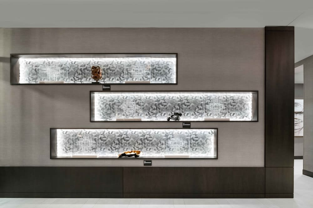 AC Hotel by Marriott Portsmouth Downtown/Waterfront 2