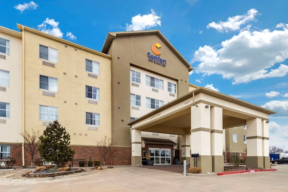 Comfort Inn & Suites Oklahoma City West - I-40 1