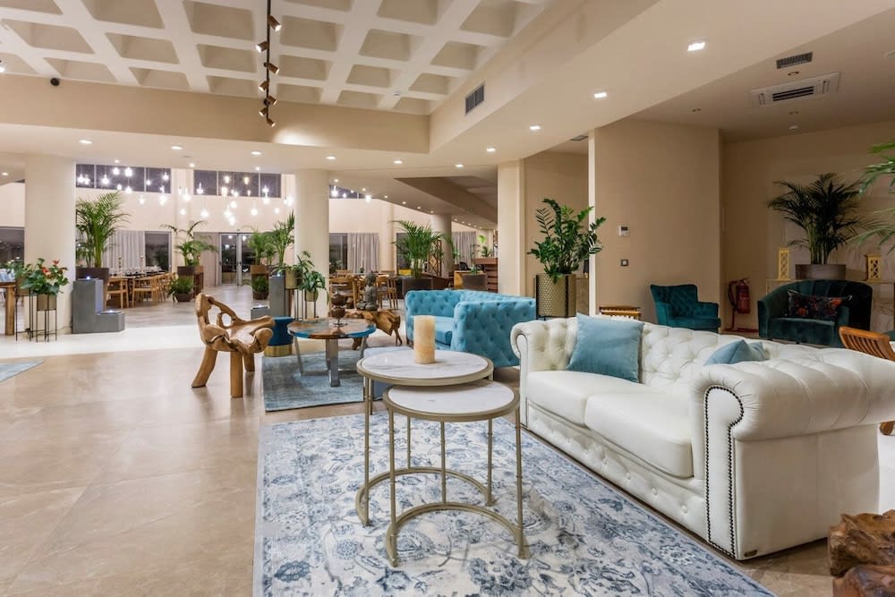 Elysian Luxury Hotel and Spa 3