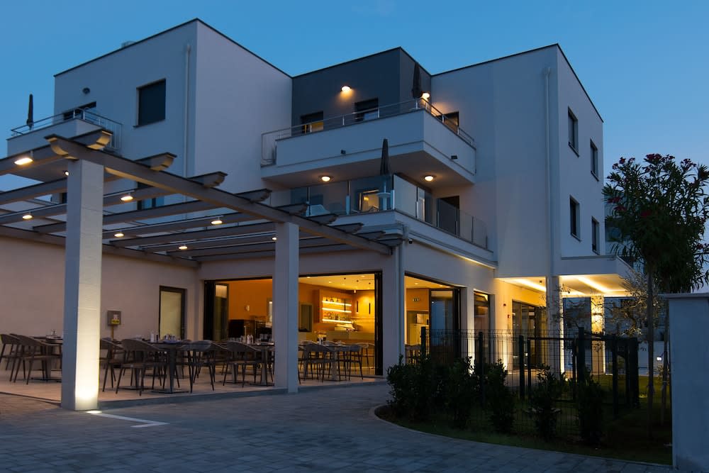 Aparthotel Punta Blu - POOL & SPA 1