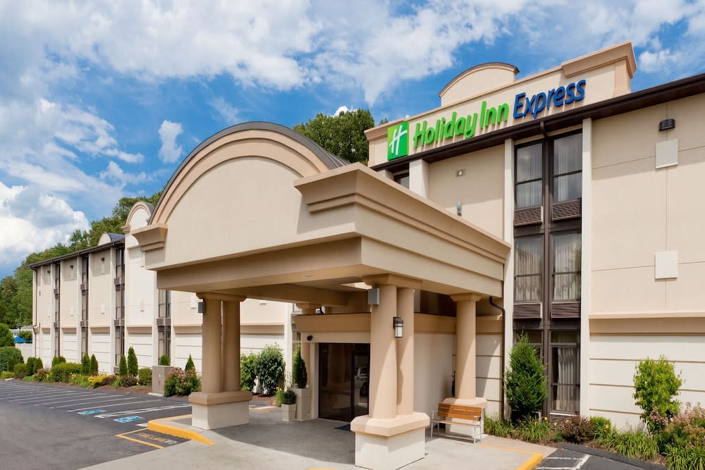 Holiday Inn Express SOUTHINGTON by IHG 1