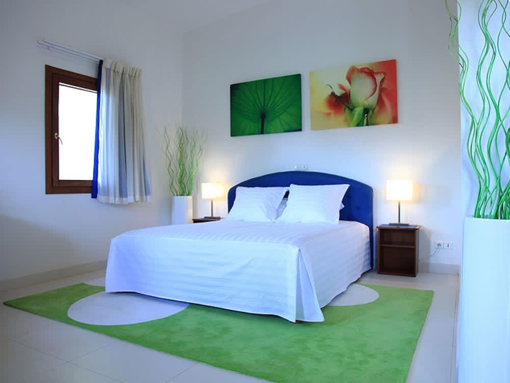 Les Amaryllis Saly 1