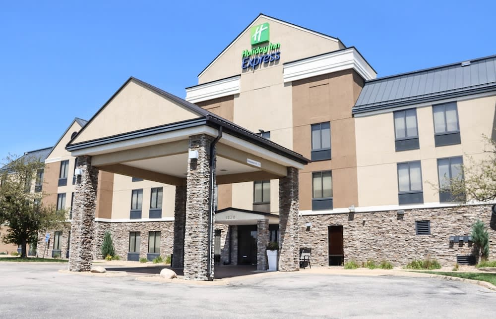 Holiday Inn Express CEDAR RAPIDS (COLLINS RD) by IHG 1
