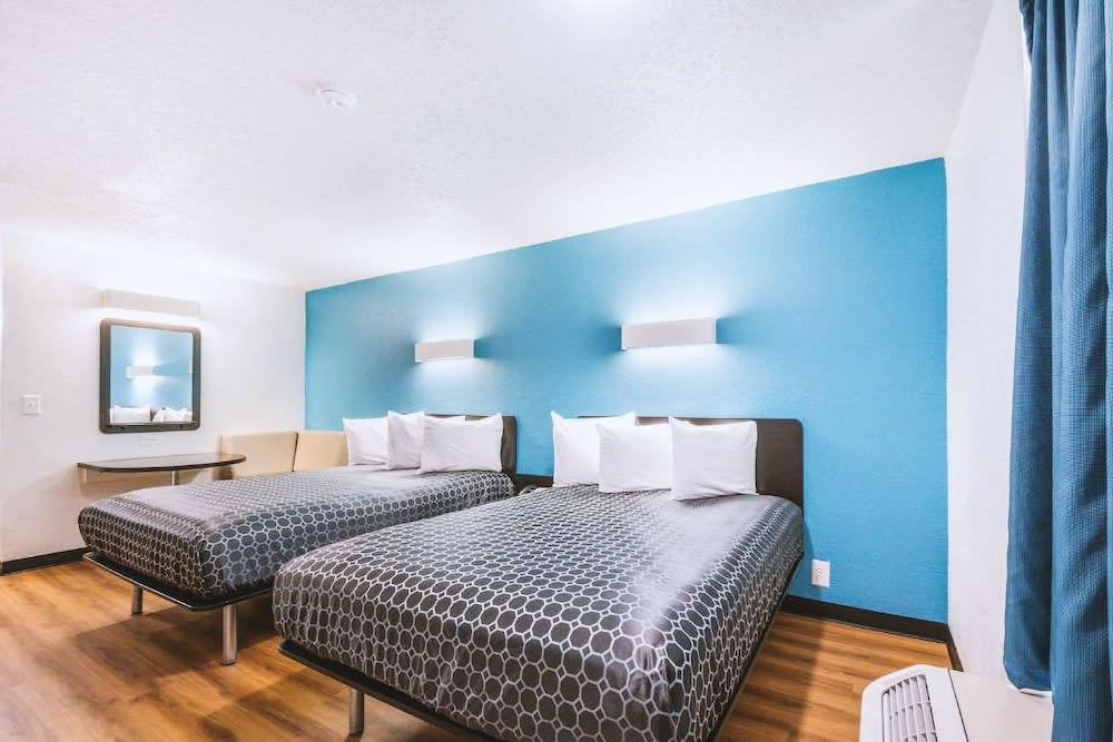 Americas Best Value Inn Beeville 1