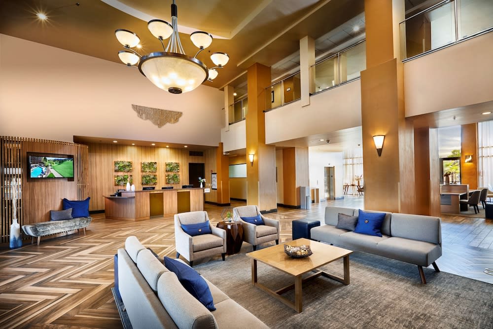 Embassy Suites by Hilton Phoenix Scottsdale 1