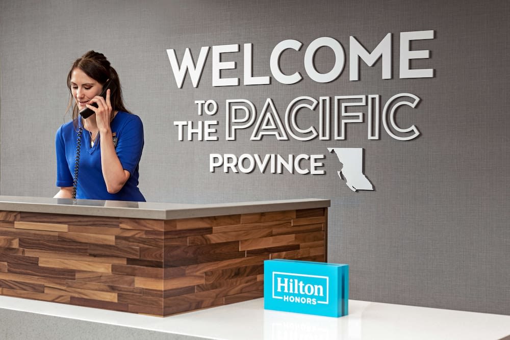 Hampton Inn & Suites Kelowna, British Columbia, Canada 5