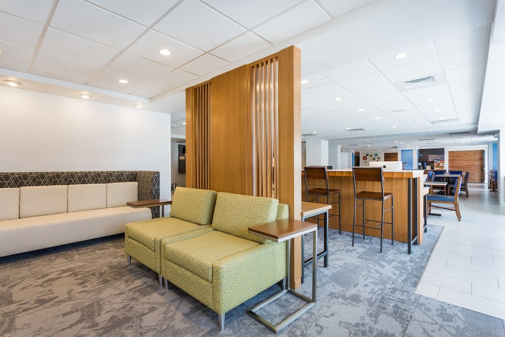 Holiday Inn Express Lorton by IHG 3