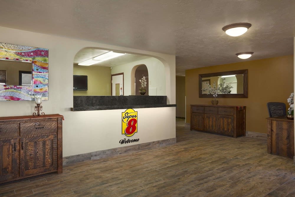 Super 8 by Wyndham Idaho Falls 2