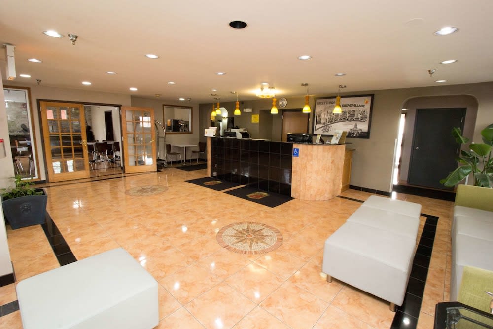 Super 8 by Wyndham Chicago O'Hare Airport 4