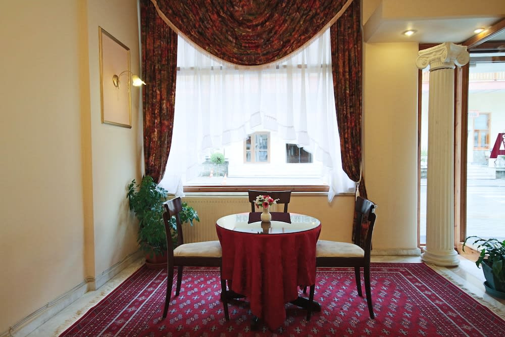 Alexiou Hotel 2