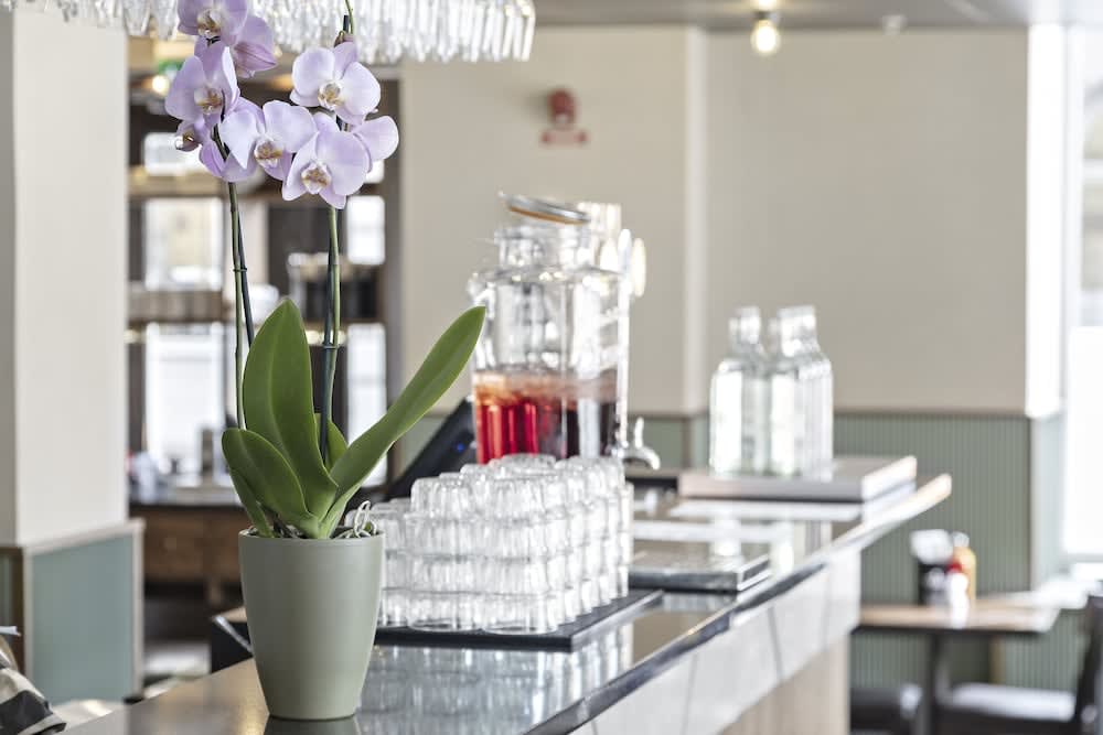 Best Western Hotel at 108 4