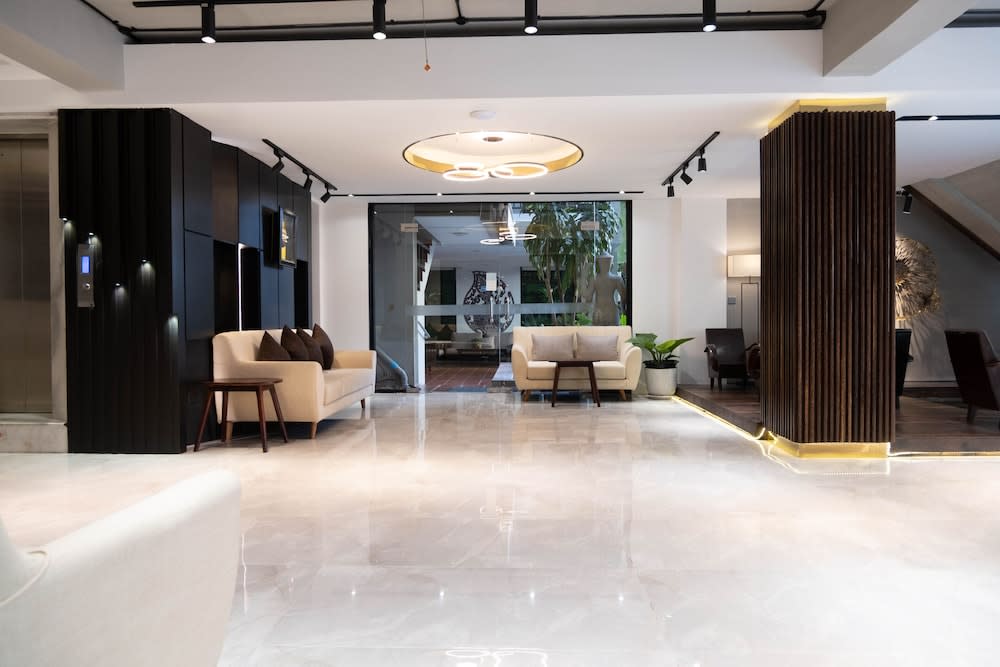 King Grand Boutique Hotel 2