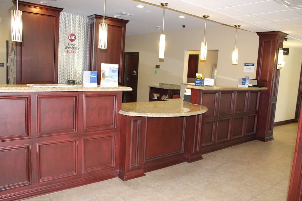 Best Western Plus Chalmette Hotel 1