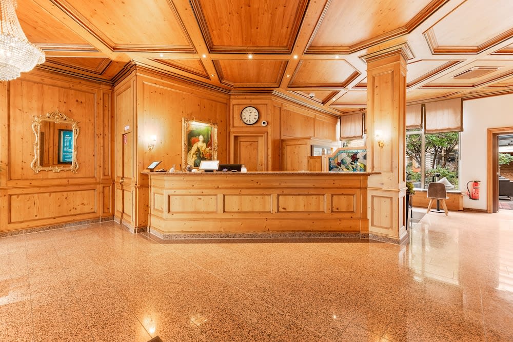 King's Hotel Center Superior 5