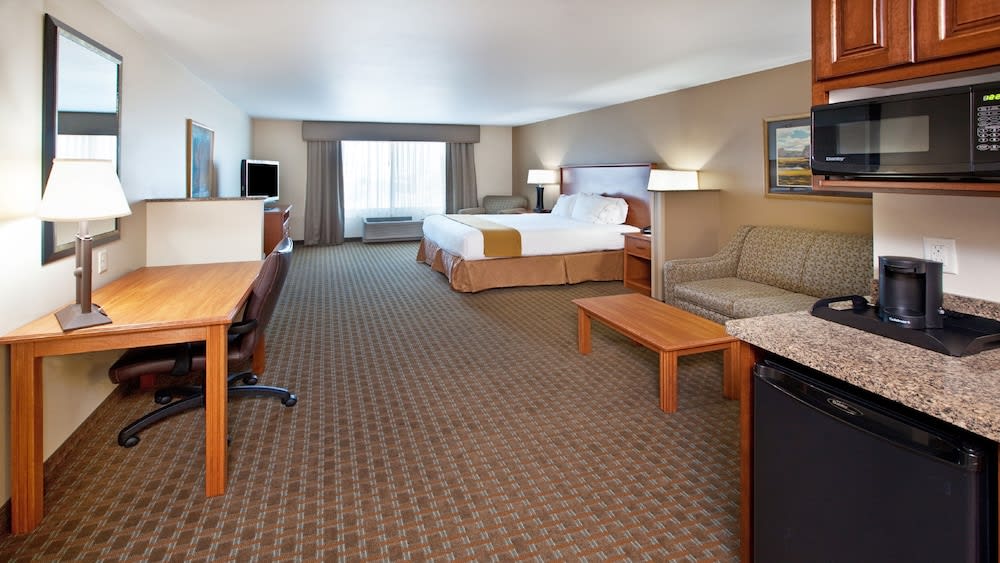 Holiday Inn Express and Suites Sioux Falls SW, an IHG Hotel 3