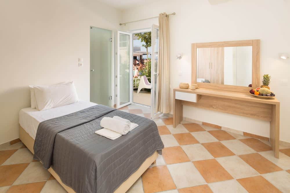 Paralia studios 2