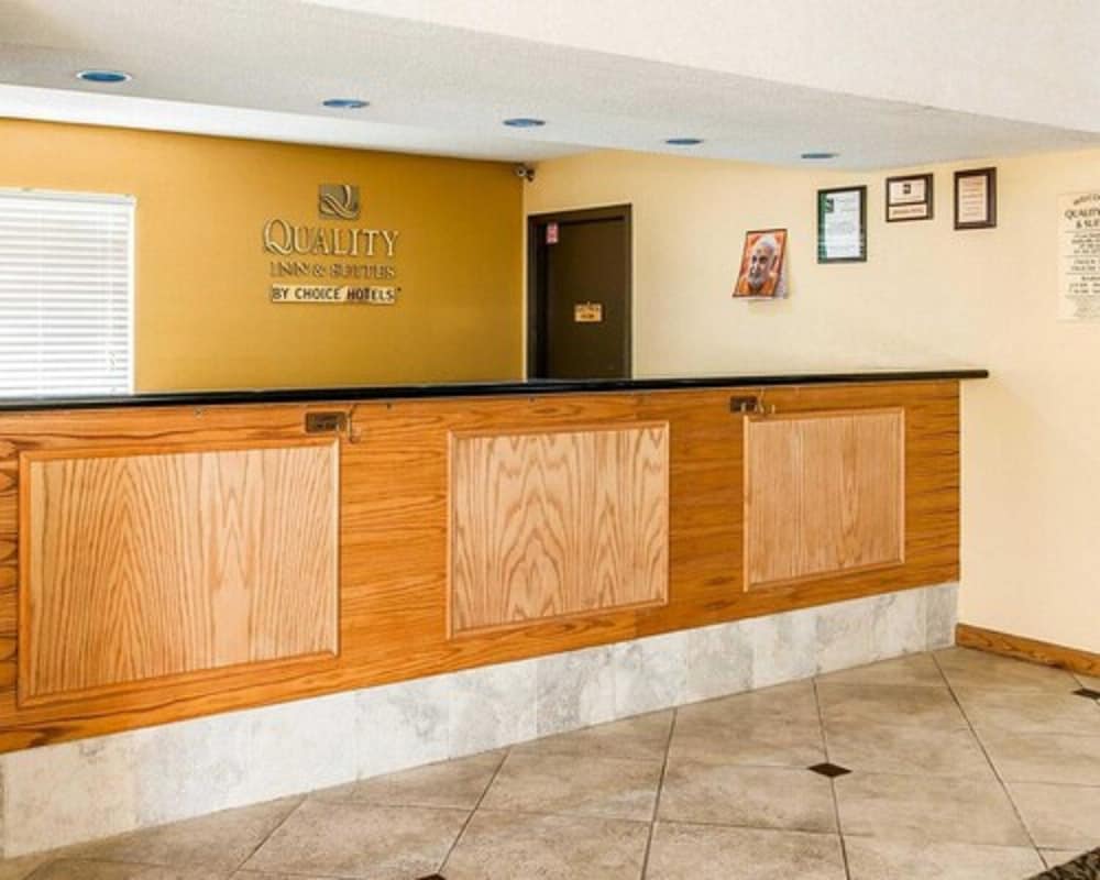 Quality Inn & Suites Shelbyville I-74 2