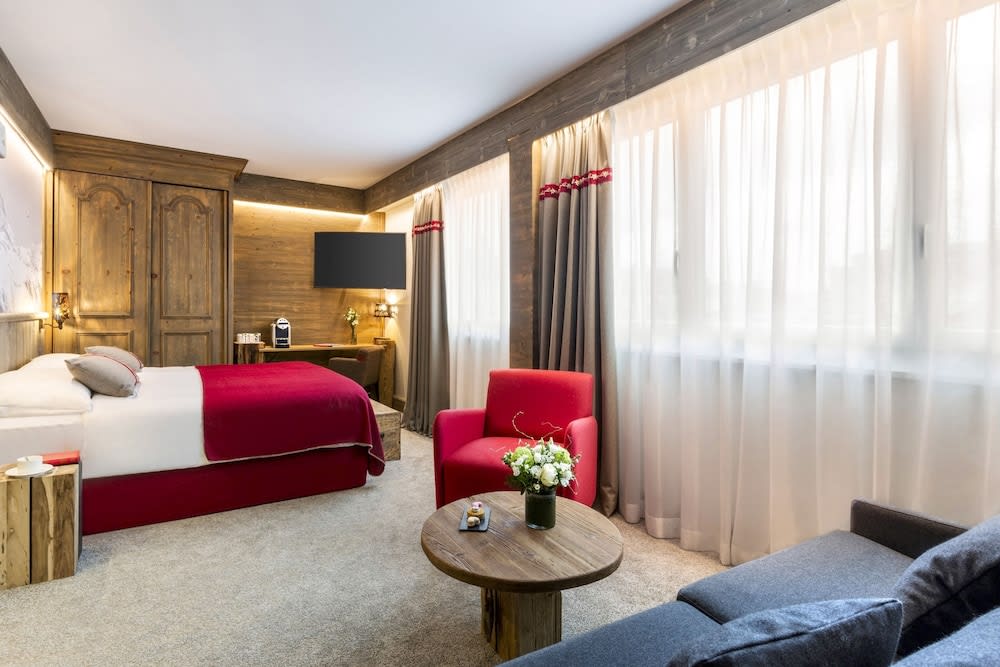Edelweiss Manotel 1