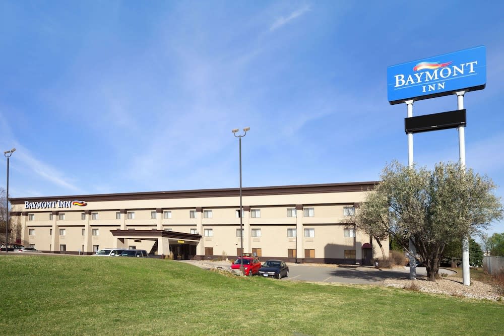 Baymont by Wyndham Sioux Falls 1