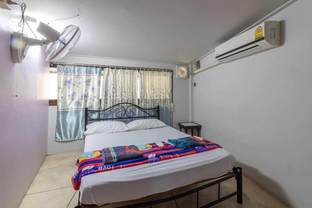 7 Holder Guesthouse 1