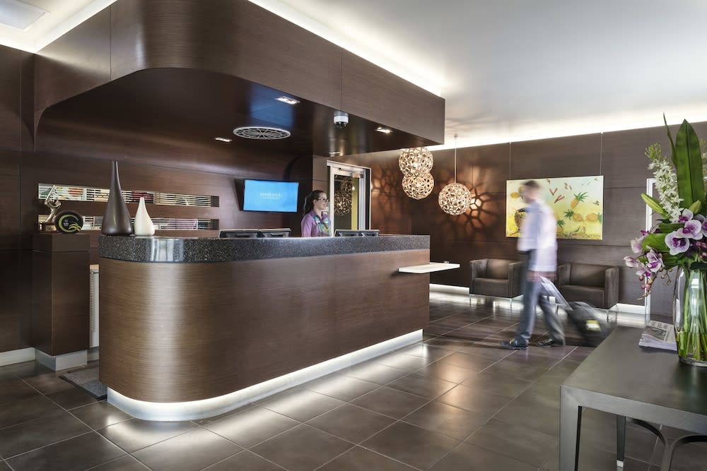 Grand Hotel and Apartments Townsville 2