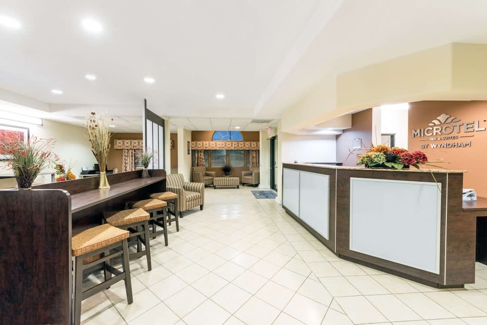 Microtel Inn and Suites Eagle Pass 2
