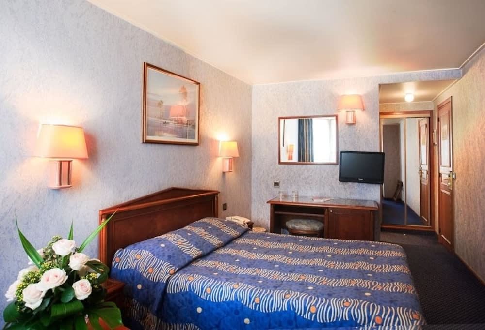 Hotel Meslay Republique 1