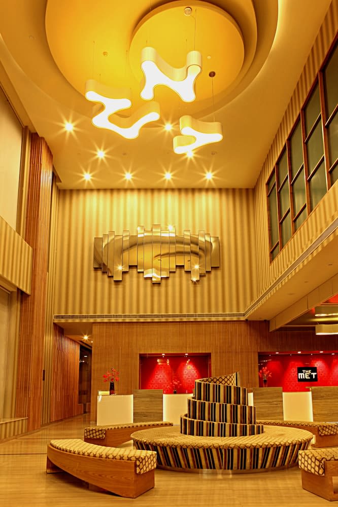 The Metropolitan Hotel & Spa New Delhi 2