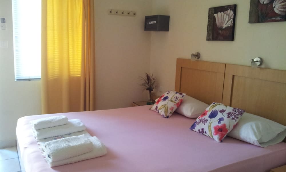 Nicolas Studios & Apartments 4