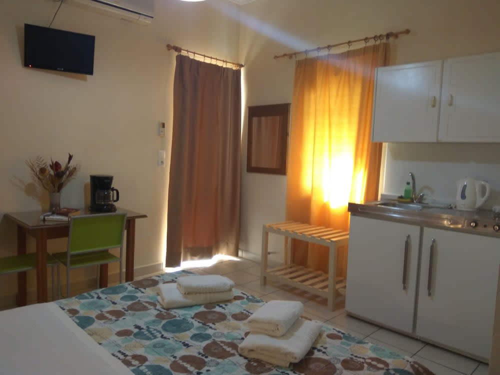 Nicolas Studios & Apartments 5