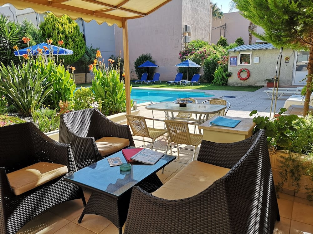 Nicolas Studios & Apartments 1