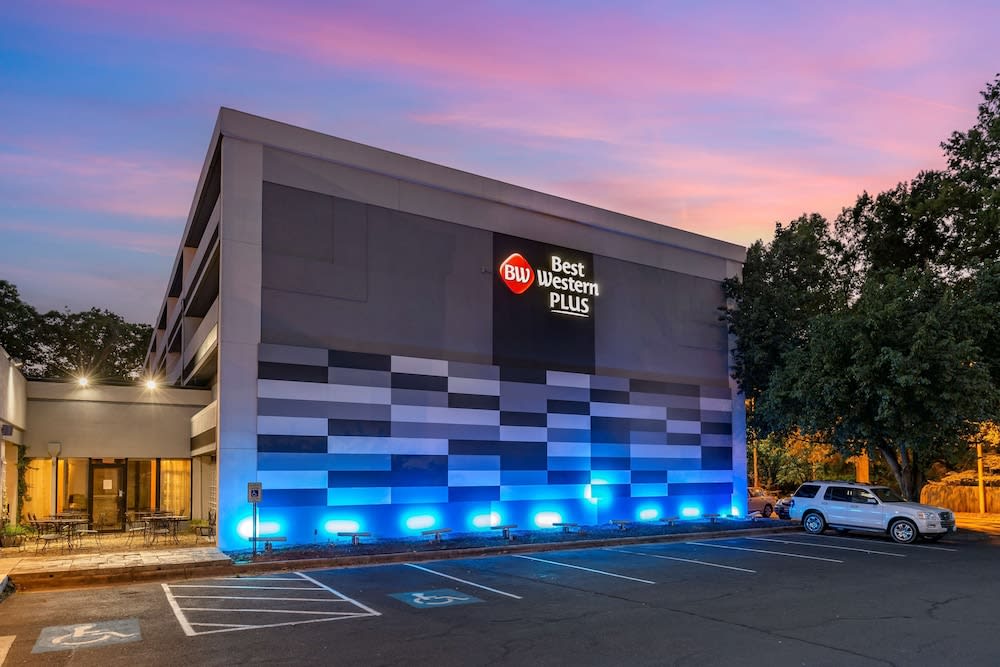 Best Western Plus University Inn 1