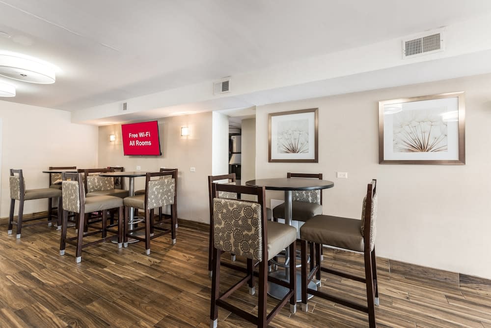 Red Roof Inn Morton Grove 2