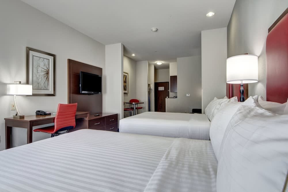 Holiday Inn Express & Suites Oklahoma City North by IHG 2