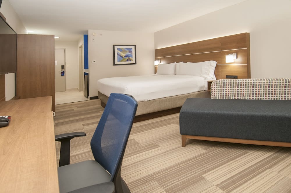 Holiday Inn Express & Suites Plano West - Frisco by IHG 4