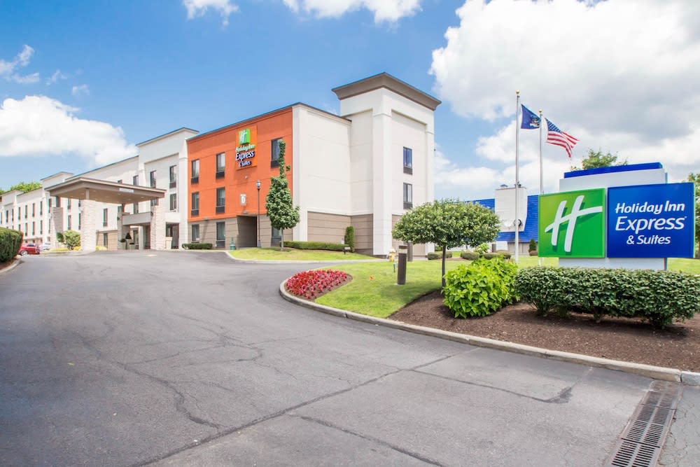 Holiday Inn Express & Suites ALBANY AIRPORT - WOLF ROAD by IHG 1