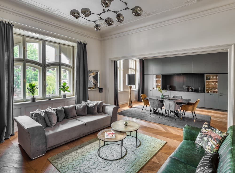 MN6 Luxury Suites by Adrez 1