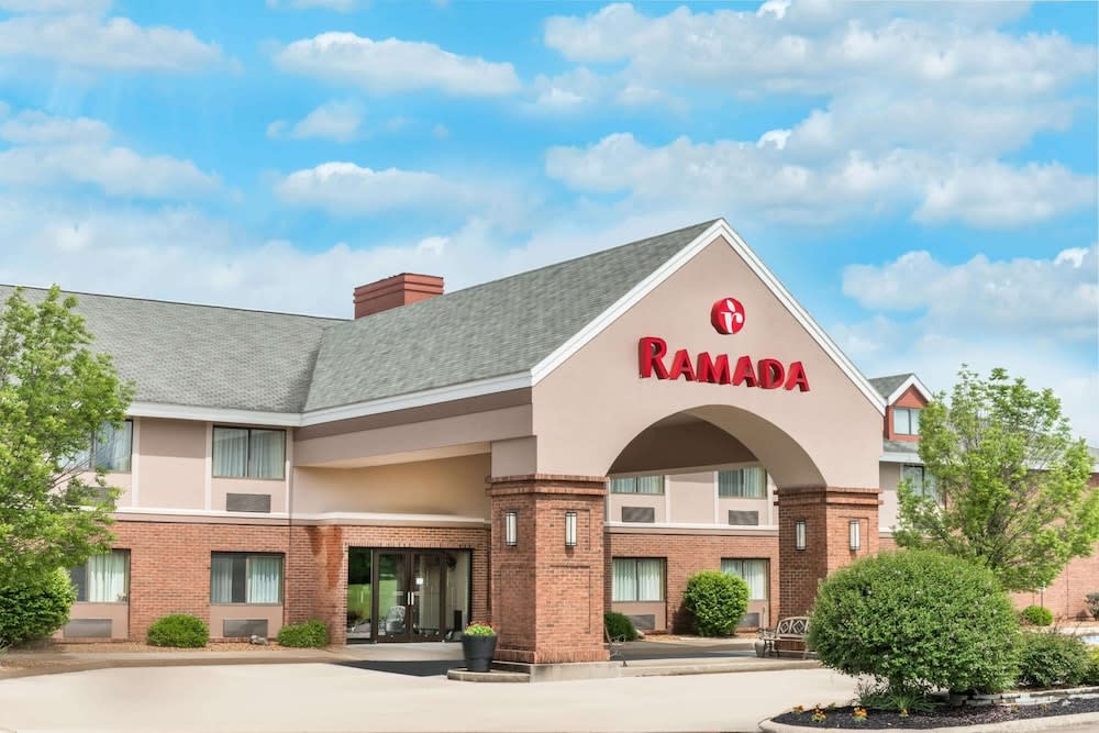 Ramada by Wyndham Vandalia 1