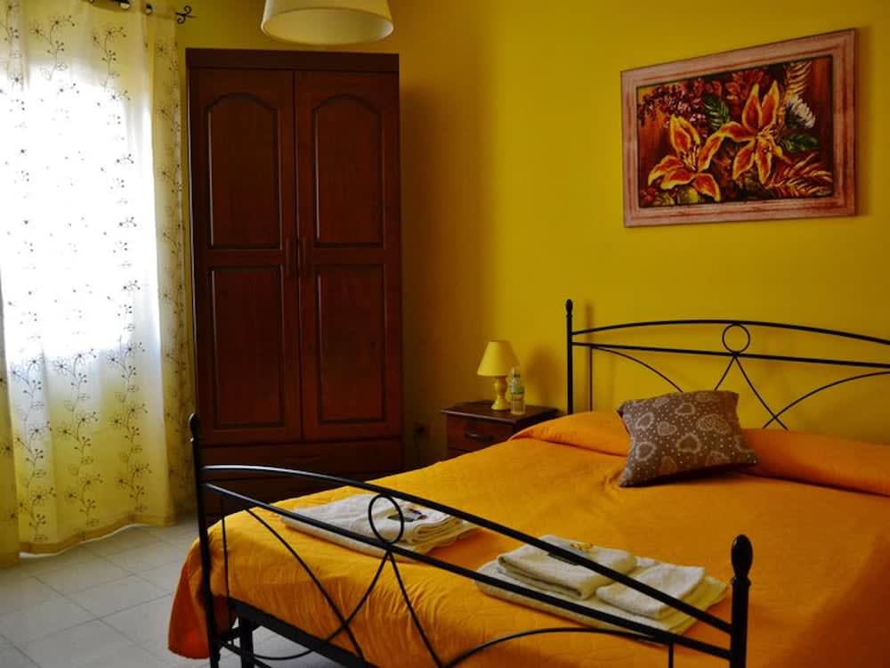 Yellow Room - B b S Elia 1