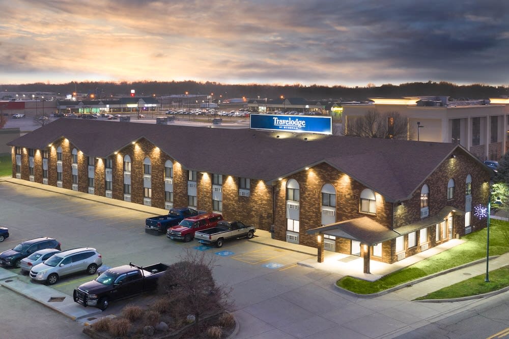 Travelodge by Wyndham Elkhart 1