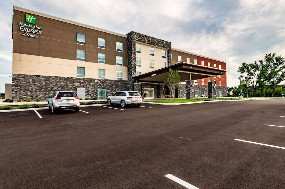 Holiday Inn Express & Suites DAYTON EAST - BEAVERCREEK by IHG 1