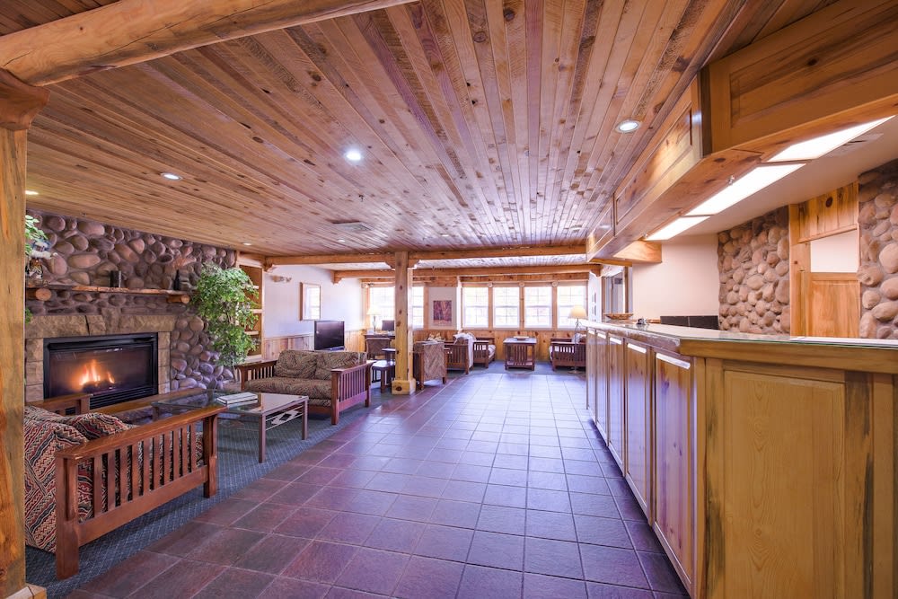 River Canyon Lodge 2