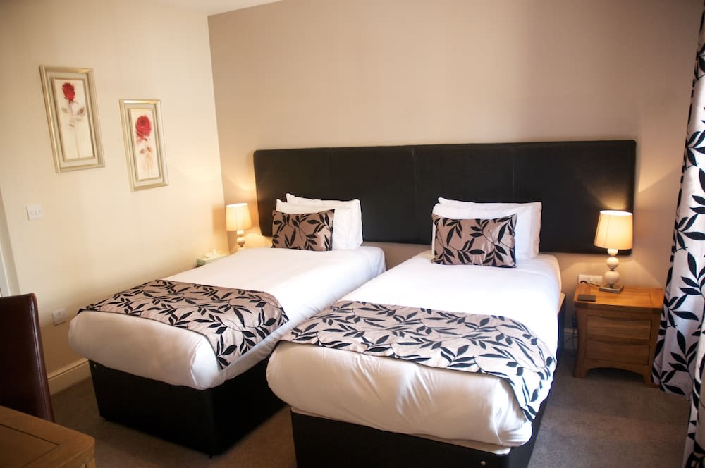 The Three Horseshoes Hotel 2